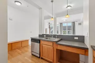 3 Greenwich Dr, Jersey City, NJ 07305 - Photo 4