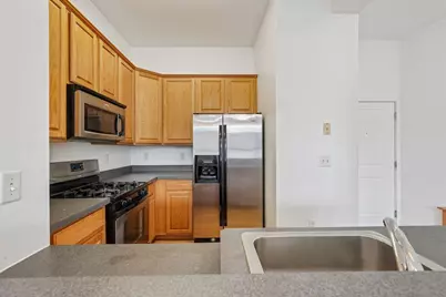 3 Greenwich Dr #97, Jersey City, NJ 07305 - Photo 8