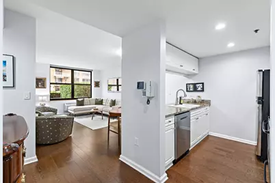 2 Constitution Ct #413, Hoboken, NJ 07030 - Photo 8