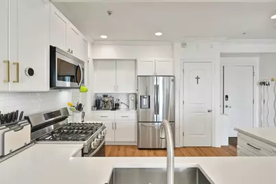 7716 Kennedy Blvd #3E, North Bergen, NJ 07047 - Photo 4