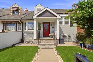 29 Parkside Ln, Bayonne, NJ 07002 - Photo 2