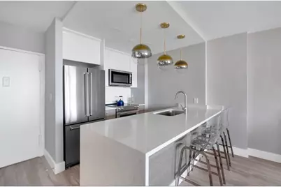380 Mountain Rd #911, Union City, NJ 07087 - Photo 4
