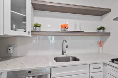344 Pavonia Ave #2, Jersey City, NJ 07302 - Photo 4