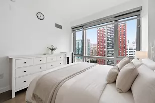75 Park Ln S, Jersey City, NJ 07310 - Photo 10