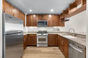 20 Newport Pkwy, Jersey City, NJ 07302 - Photo 8