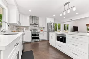 19 Hillside Rd, Manalapan Township, NJ 07726 - Photo 8