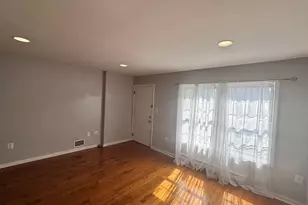 12 Bayview Ave, Jersey City, NJ 07305 - Photo 10
