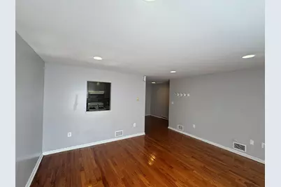 12 Bayview Ave #1, Jersey City, NJ 07305 - Photo 8