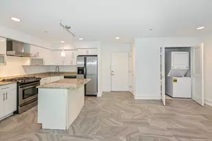 310 Cliff Ln, Cliffside Park, NJ 07010 - Photo 4
