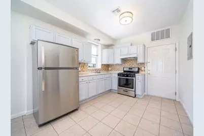 613 Ridge Rd #2R, Lyndhurst Township, NJ 07071 - Photo 1