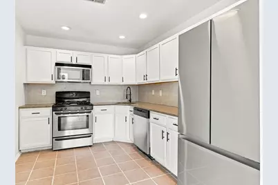 10 Cottonwood St, Jersey City, NJ 07305 - Photo 2