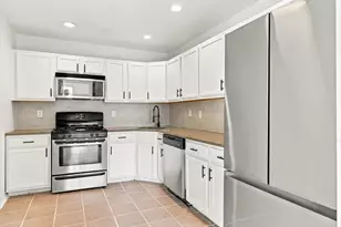 10 Cottonwood St, Jersey City, NJ 07305 - Photo 2