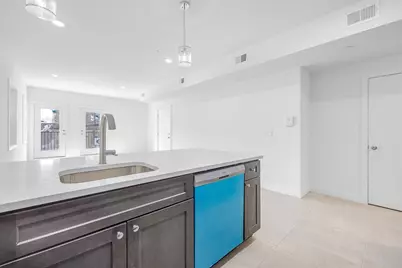 418 11th St #Floor 3, Union City, NJ 07087 - Photo 4