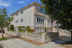 1 Gregg Ln, Bayonne, NJ 07002 - Photo 2