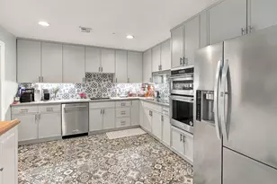 208 Shearwater Ct W, Jersey City, NJ 07305 - Photo 10