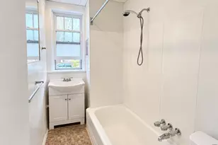 328 Avenue B, Bayonne, NJ 07002 - Photo 4