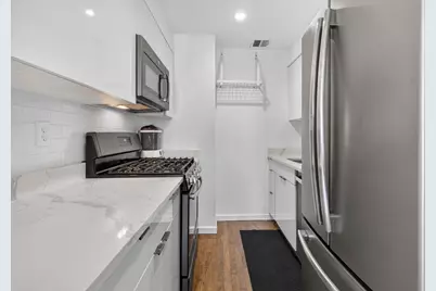 205 10th St #8T, Jersey City, NJ 07302 - Photo 8