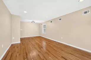 43 Manhattan Ave, Jersey City, NJ 07307 - Photo 8