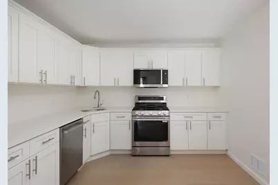 33 Holly St, Jersey City, NJ 07305 - Photo 6
