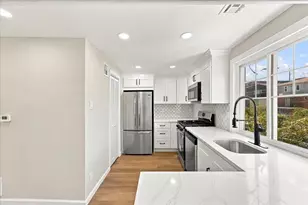 13 Laurel Ct, Jersey City, NJ 07302 - Photo 12
