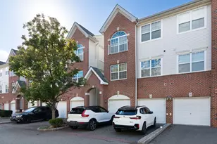 61 Lee Ct, Jersey City, NJ 07305 - Photo 1