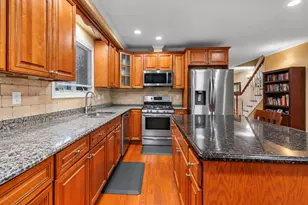 796 2nd St, Secaucus, NJ 07094 - Photo 8