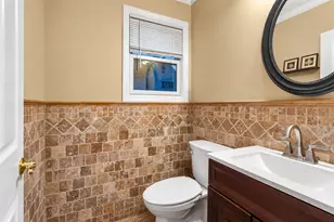 796 2nd St, Secaucus, NJ 07094 - Photo 30