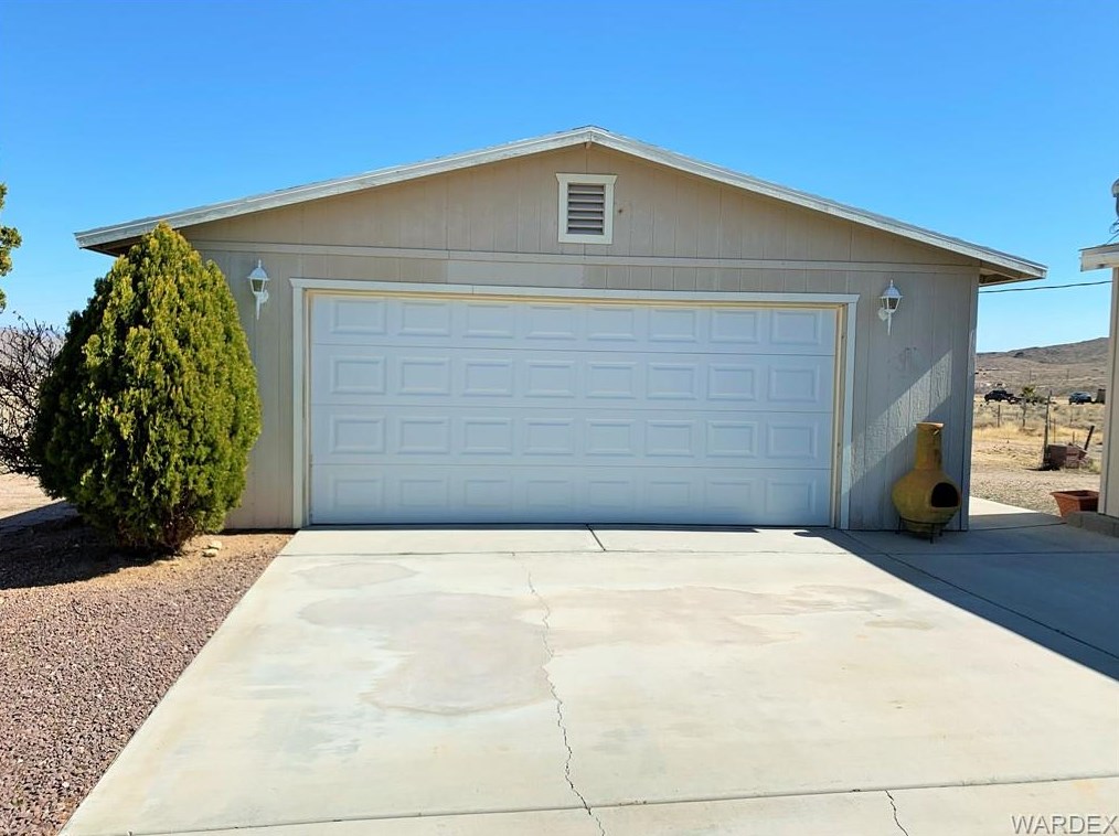 2710 Calle Cedral, Kingman AZ 86409-8319 exterior