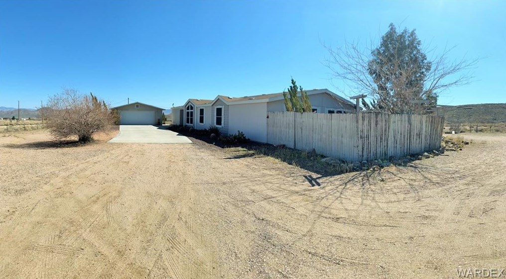 2710 Calle Cedral, Kingman AZ 86409-8319 exterior