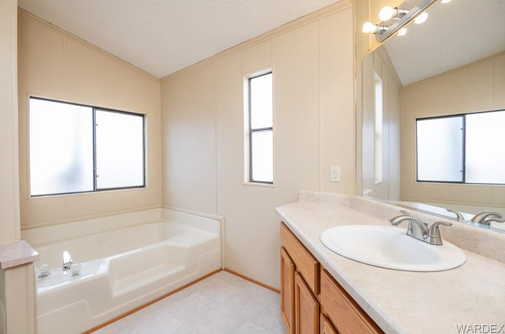 3299 Devlin Ave, Kingman AZ 86409-2200 exterior