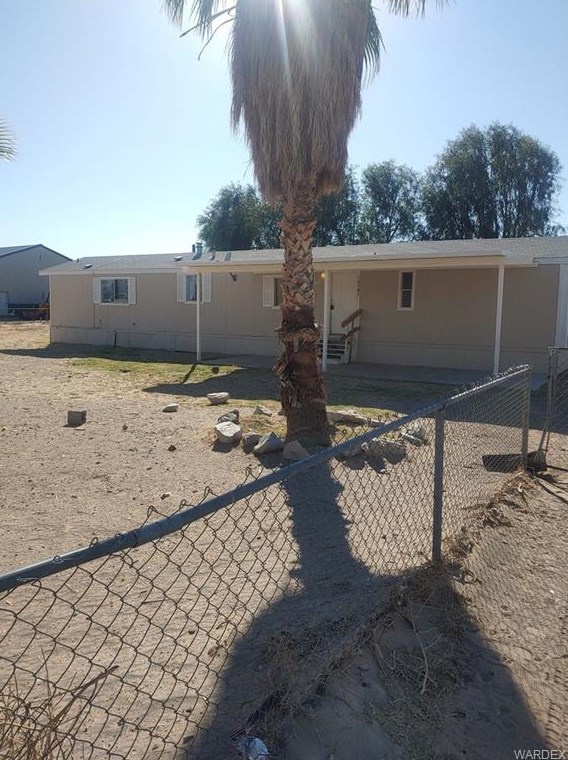 10585 S Queens Rd, Mohave Valley, AZ 86440