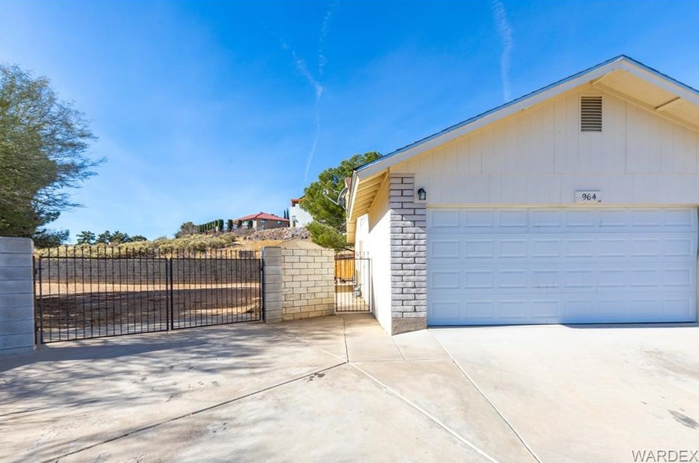 964 Shadow Crest Way, Kingman, AZ 86409-6925