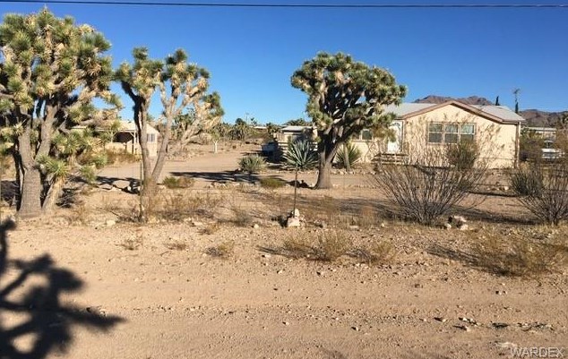 17368 Maywood Dr, Dolan Springs, AZ 86441-9546