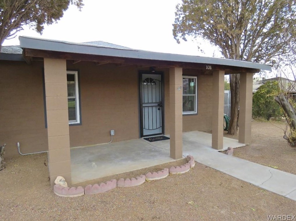 936 Center St, Kingman, AZ 86401-2166