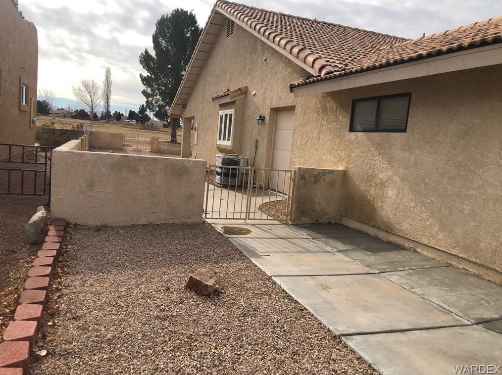 9802 Medicine Point Dr, Kingman, AZ 86401-9546
