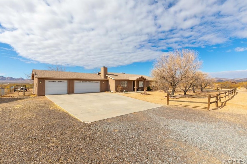 3697 Milky Way Rd, Kingman, AZ 86413-7903