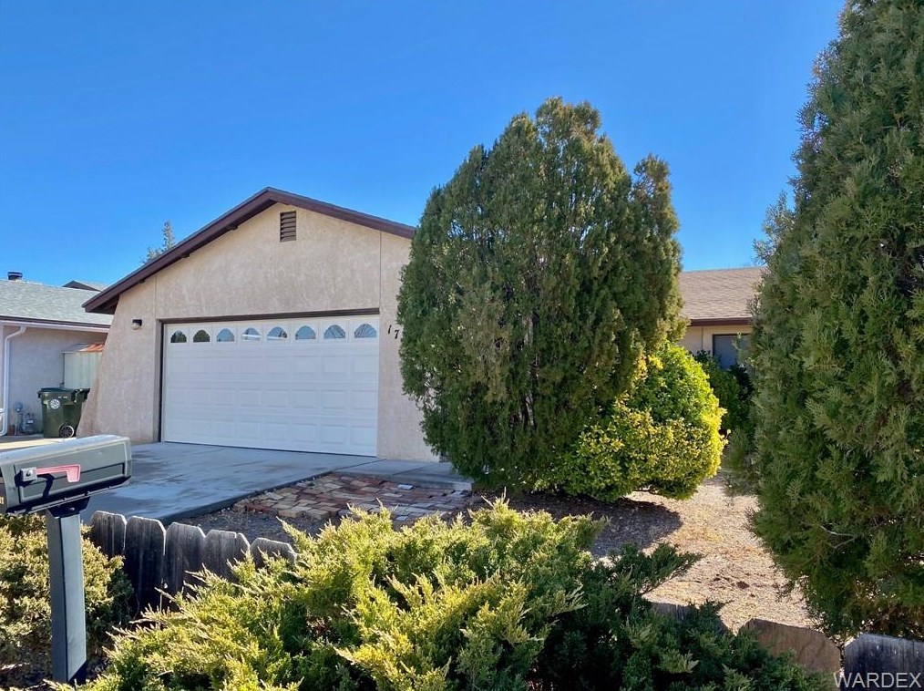 1734 Gates Ave, Kingman, AZ 86401-4016