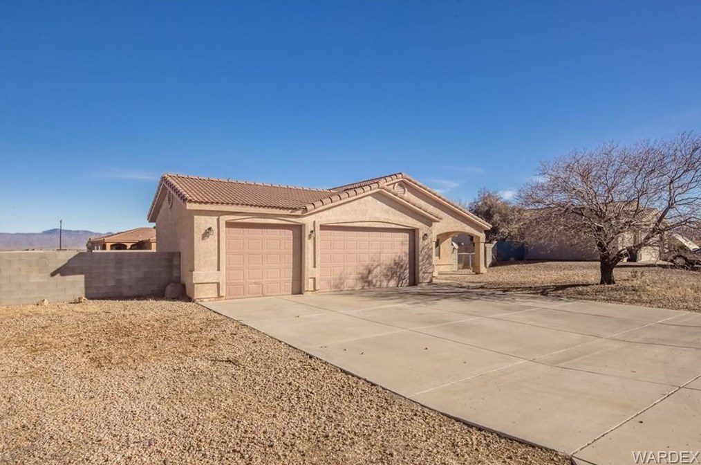 7129 Bell Butte Dr, Kingman, AZ 86401-8266