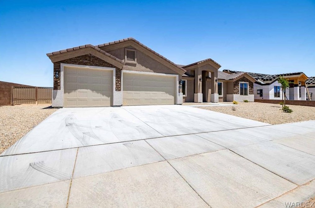 4351 Gemstone Ave, Kingman, AZ 86401