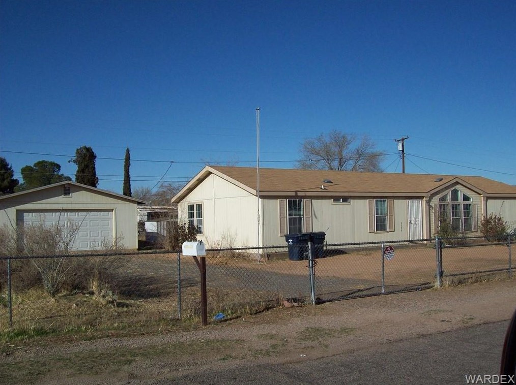3586 Martin Ln, Kingman, AZ 86409-2827