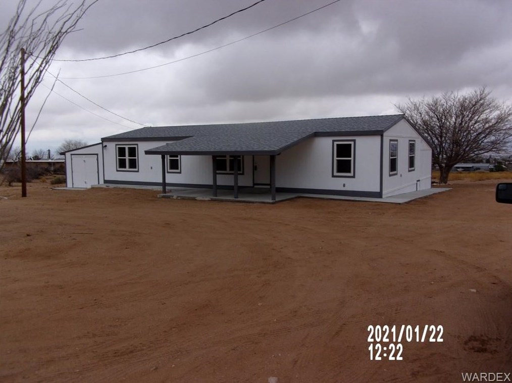 3553 Tooman Rd, Kingman, AZ 86413-8611