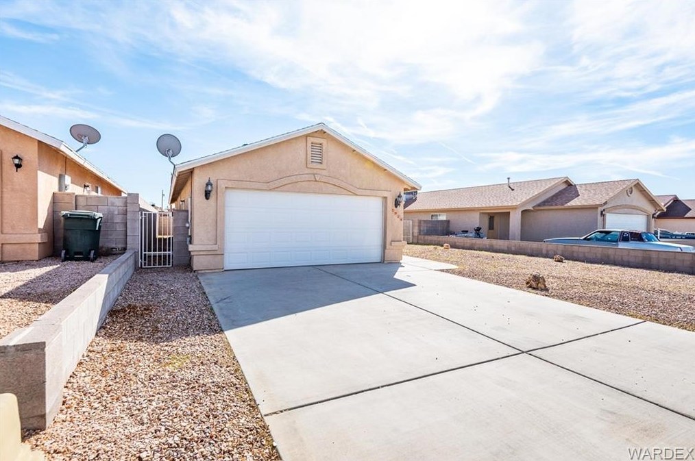 2716 Phoenix Ave, Kingman, AZ 86401-6346