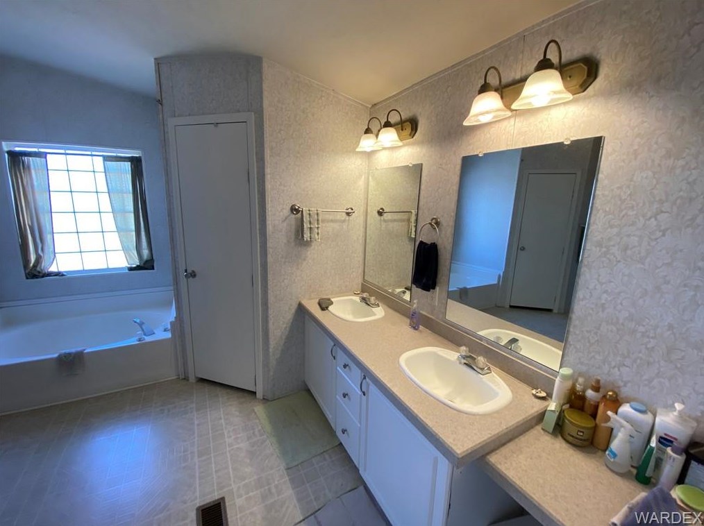 1945 Northfield Ave, Kingman AZ 86409-0403 exterior