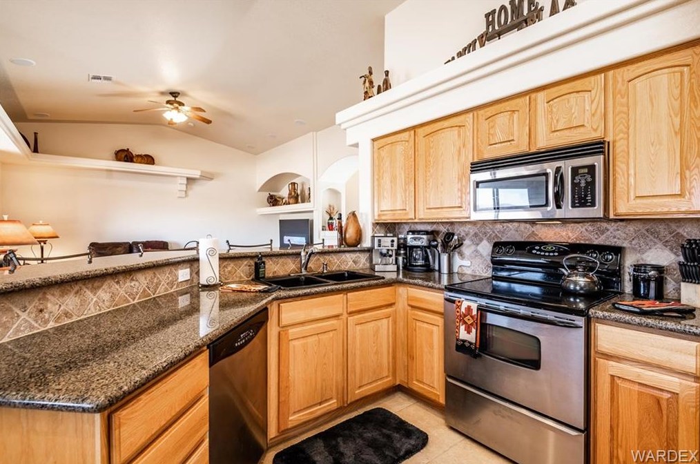 7373 Fawn Dr, Kingman, AZ 86401-8299