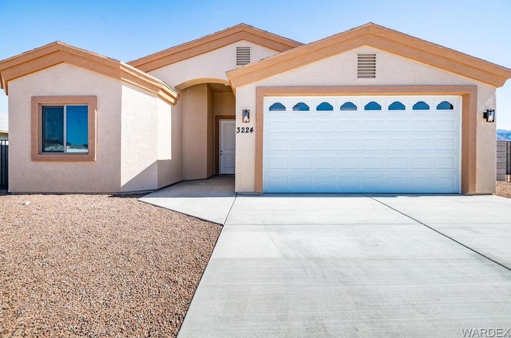3224 Clark St, Kingman, AZ 86401-3700