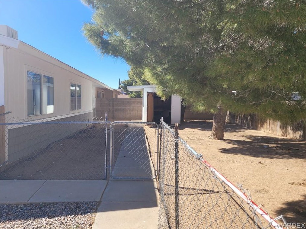 3865 Roosevelt St, Kingman AZ 86409-2673 exterior
