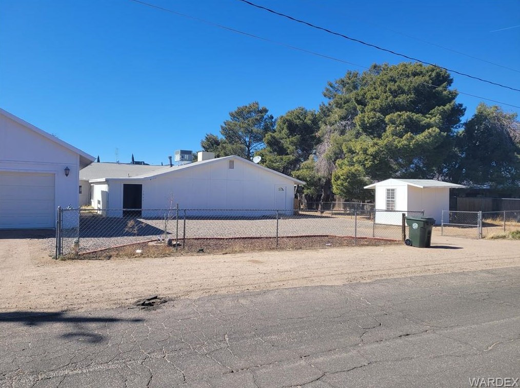 3865 Roosevelt St, Kingman AZ 86409-2673 exterior