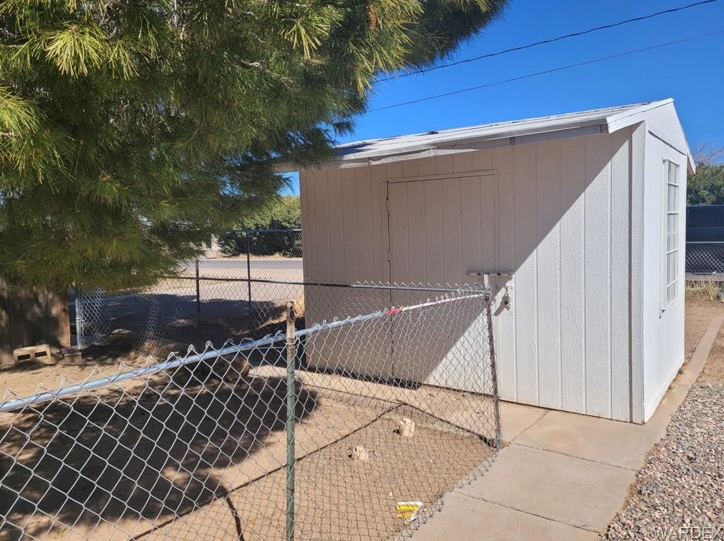 3865 Roosevelt St, Kingman AZ 86409-2673 exterior