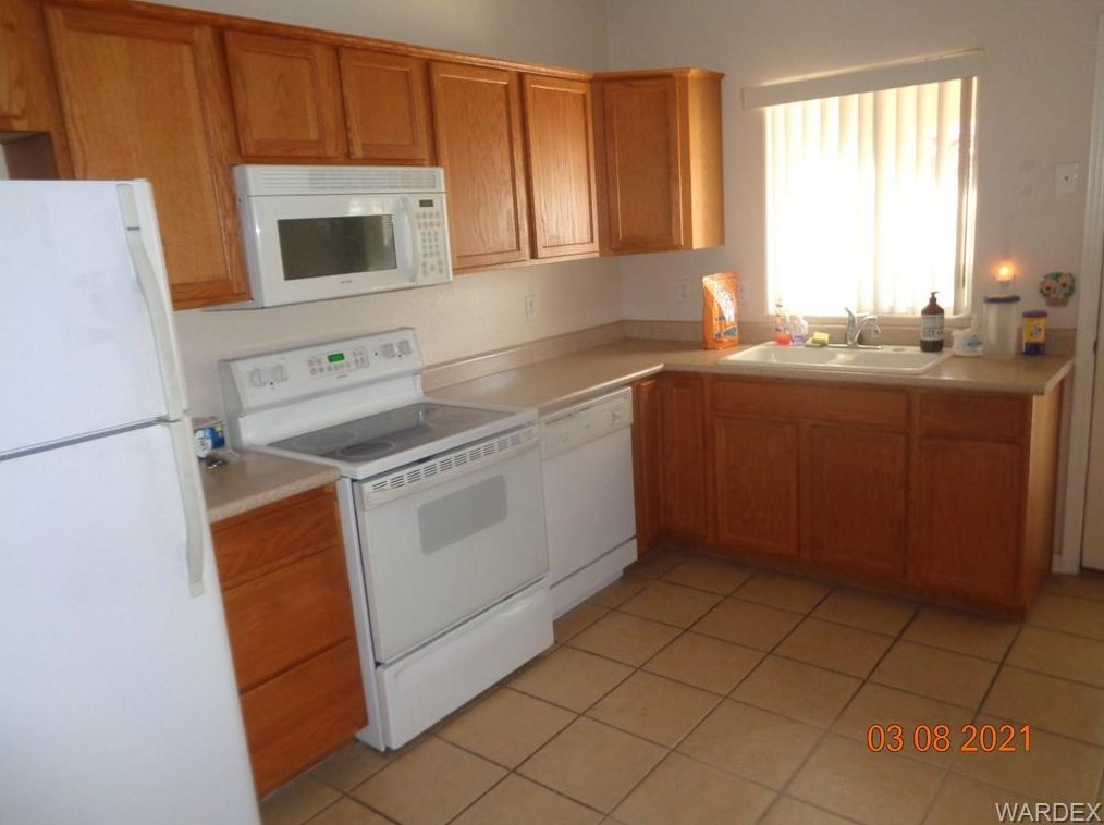 2440 Graystone Dr, Kingman, AZ 86409-0527