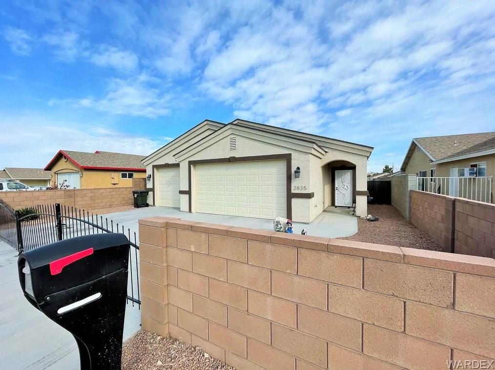 2835 Phoenix Ave, Kingman, AZ 86401-6326